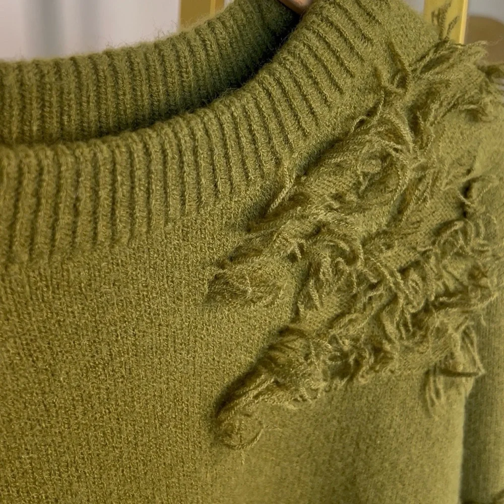 SHEIN Olive Distressed Crew‎ Neck Sweater - Picture 7 of 13